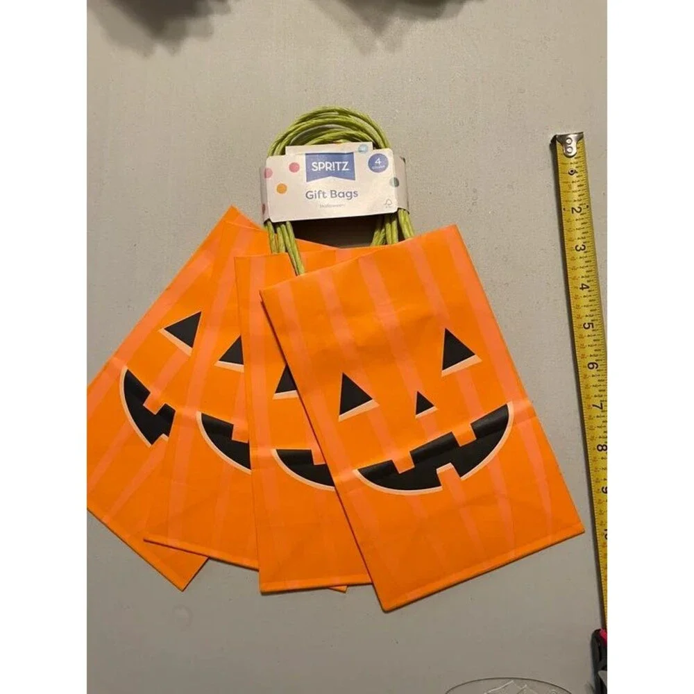 Paper Pumpkin Handle Gift Bags Halloween 4ct New